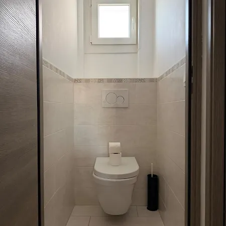 شقة Beautiful 2-bedroom With Air Conditioning - Tram - Balconies - Quiet