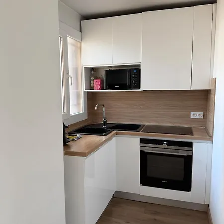 شقة Beautiful 2-bedroom With Air Conditioning - Tram - Balconies - Quiet نيس